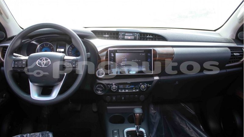 Big with watermark toyota hilux enga import dubai 5072