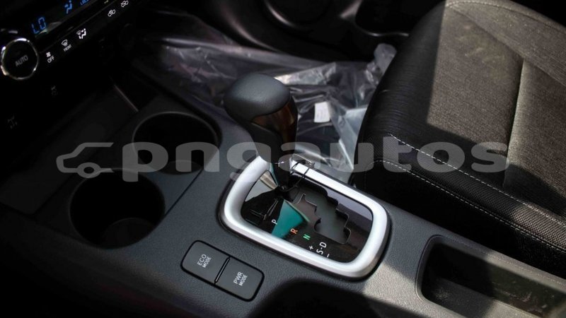 Big with watermark toyota hilux enga import dubai 5072