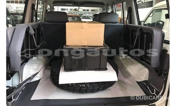 Buy Import Toyota Land Cruiser White Car in Import - Dubai in Enga Buy Import Toyota Land Cruiser White Car in Import - Dubai in Enga