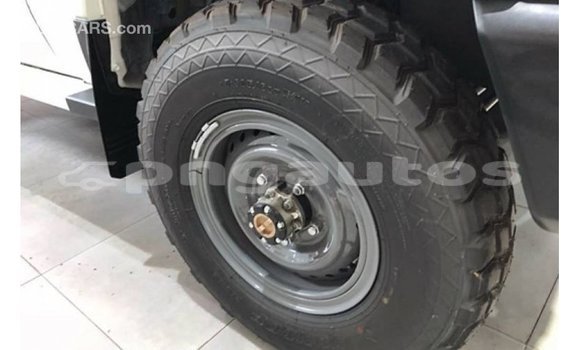 Buy Import Toyota Land Cruiser White Car in Import - Dubai in Enga Buy Import Toyota Land Cruiser White Car in Import - Dubai in Enga