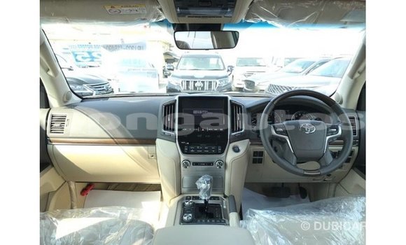 Buy Import Toyota Land Cruiser White Car in Import - Dubai in Enga Buy Import Toyota Land Cruiser White Car in Import - Dubai in Enga
