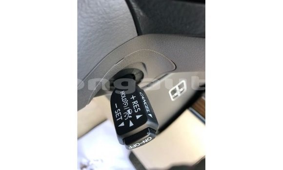 Buy Import Toyota Land Cruiser White Car in Import - Dubai in Enga Buy Import Toyota Land Cruiser White Car in Import - Dubai in Enga