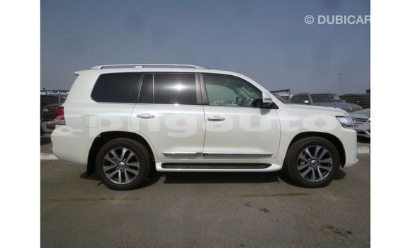 Buy Import Toyota Land Cruiser White Car in Import - Dubai in Enga Buy Import Toyota Land Cruiser White Car in Import - Dubai in Enga
