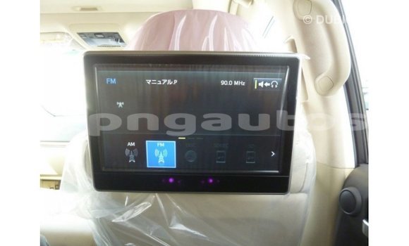 Buy Import Toyota Land Cruiser White Car in Import - Dubai in Enga Buy Import Toyota Land Cruiser White Car in Import - Dubai in Enga