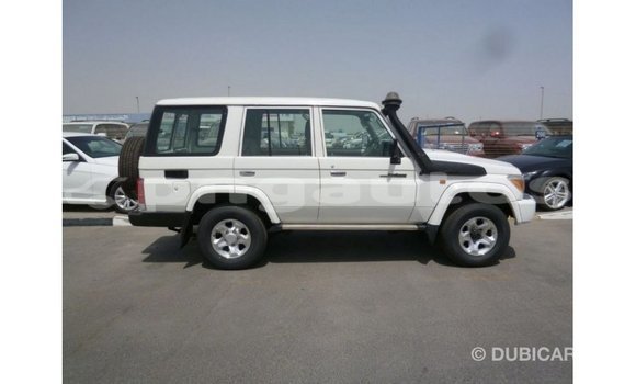 Buy Import Toyota Land Cruiser White Car in Import - Dubai in Enga Buy Import Toyota Land Cruiser White Car in Import - Dubai in Enga