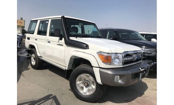 Buy Import Toyota Land Cruiser White Car in Import - Dubai in Enga Buy Import Toyota Land Cruiser White Car in Import - Dubai in Enga
