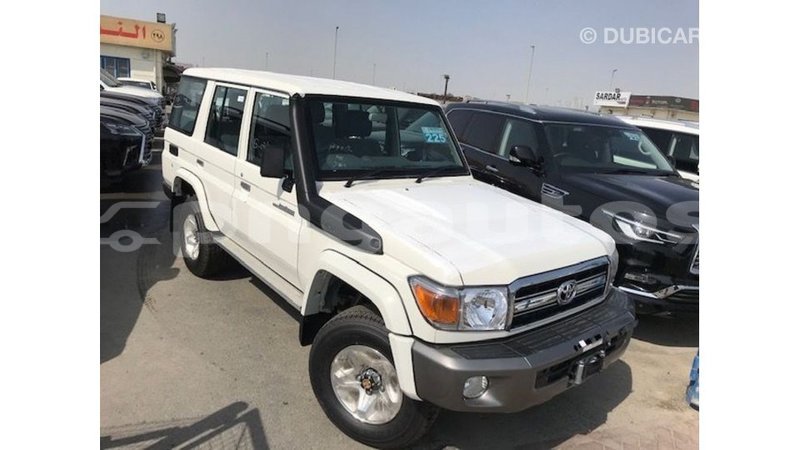 Big with watermark toyota land cruiser enga import dubai 5096