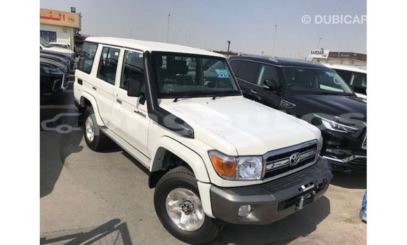 Buy Import Toyota Land Cruiser White Car in Import - Dubai in Enga Buy Import Toyota Land Cruiser White Car in Import - Dubai in Enga
