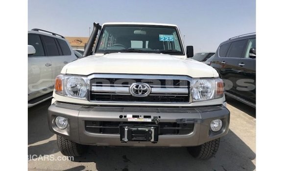 Buy Import Toyota Land Cruiser White Car in Import - Dubai in Enga Buy Import Toyota Land Cruiser White Car in Import - Dubai in Enga