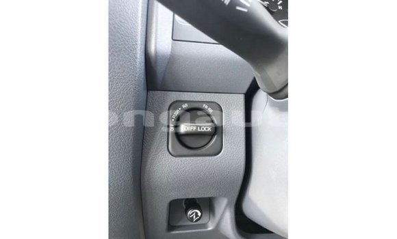 Buy Import Toyota Land Cruiser White Car in Import - Dubai in Enga Buy Import Toyota Land Cruiser White Car in Import - Dubai in Enga