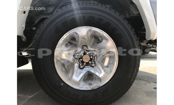 Buy Import Toyota Land Cruiser White Car in Import - Dubai in Enga Buy Import Toyota Land Cruiser White Car in Import - Dubai in Enga