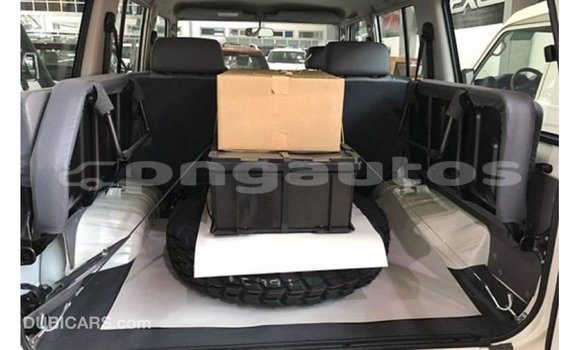 Buy Import Toyota Land Cruiser White Car in Import - Dubai in Enga Buy Import Toyota Land Cruiser White Car in Import - Dubai in Enga