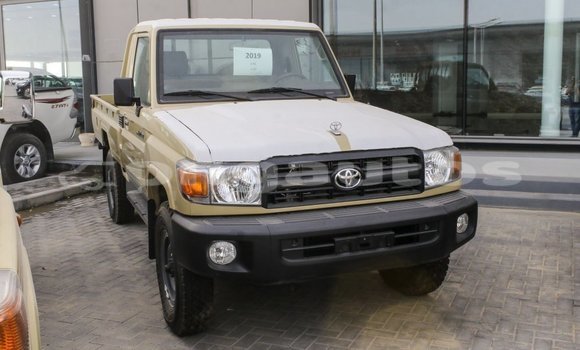 Buy Import Toyota Land Cruiser Beige Car in Import - Dubai in Enga Buy Import Toyota Land Cruiser Beige Car in Import - Dubai in Enga