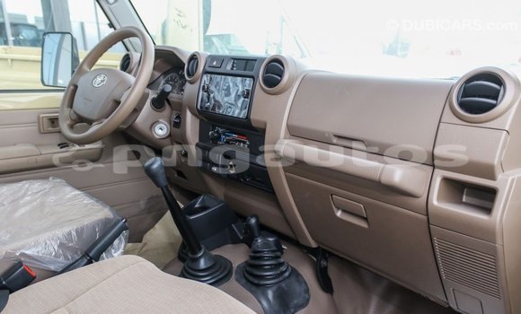 Buy Import Toyota Land Cruiser Beige Car in Import - Dubai in Enga Buy Import Toyota Land Cruiser Beige Car in Import - Dubai in Enga