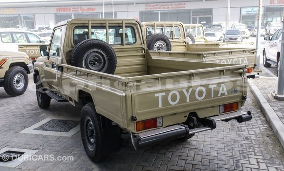 Buy Import Toyota Land Cruiser Beige Car in Import - Dubai in Enga Buy Import Toyota Land Cruiser Beige Car in Import - Dubai in Enga