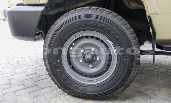Buy Import Toyota Land Cruiser Beige Car in Import - Dubai in Enga Buy Import Toyota Land Cruiser Beige Car in Import - Dubai in Enga