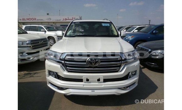 Buy Import Toyota Land Cruiser White Car in Import - Dubai in Enga Buy Import Toyota Land Cruiser White Car in Import - Dubai in Enga