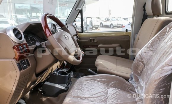 Buy Import Toyota Land Cruiser Beige Car in Import - Dubai in Enga Buy Import Toyota Land Cruiser Beige Car in Import - Dubai in Enga