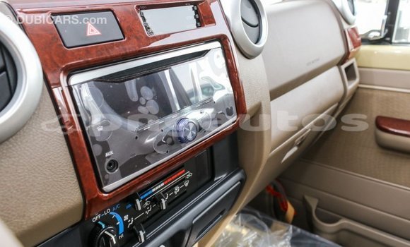 Buy Import Toyota Land Cruiser Beige Car in Import - Dubai in Enga Buy Import Toyota Land Cruiser Beige Car in Import - Dubai in Enga