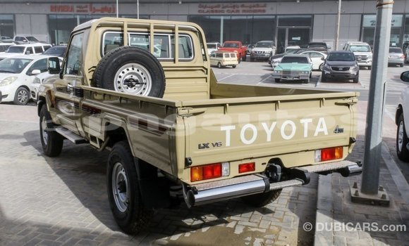 Buy Import Toyota Land Cruiser Beige Car in Import - Dubai in Enga Buy Import Toyota Land Cruiser Beige Car in Import - Dubai in Enga