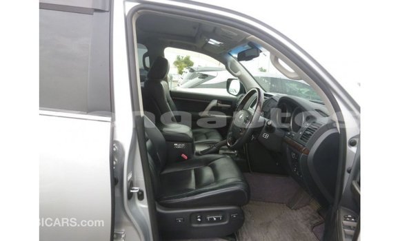 Buy Import Toyota Land Cruiser Other Car in Import - Dubai in Enga Buy Import Toyota Land Cruiser Other Car in Import - Dubai in Enga