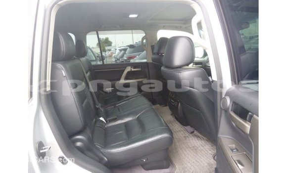 Buy Import Toyota Land Cruiser Other Car in Import - Dubai in Enga Buy Import Toyota Land Cruiser Other Car in Import - Dubai in Enga