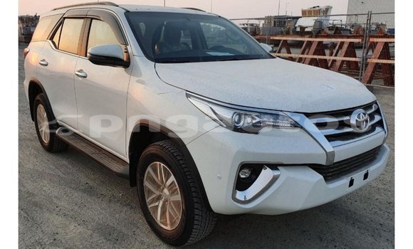 Buy Import Toyota Fortuner White Car in Import - Dubai in Enga Buy Import Toyota Fortuner White Car in Import - Dubai in Enga