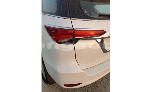 Buy Import Toyota Fortuner White Car in Import - Dubai in Enga Buy Import Toyota Fortuner White Car in Import - Dubai in Enga