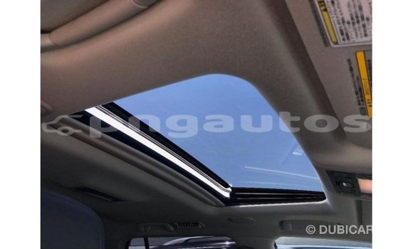 Buy Import Toyota Land Cruiser White Car in Import - Dubai in Enga Buy Import Toyota Land Cruiser White Car in Import - Dubai in Enga