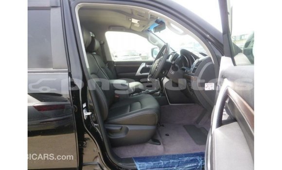 Buy Import Toyota Land Cruiser Black Car in Import - Dubai in Enga Buy Import Toyota Land Cruiser Black Car in Import - Dubai in Enga
