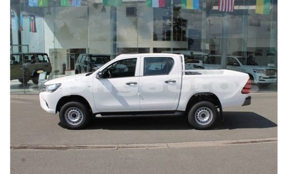 Buy Import Toyota Hilux White Car in Import - Dubai in Enga Buy Import Toyota Hilux White Car in Import - Dubai in Enga