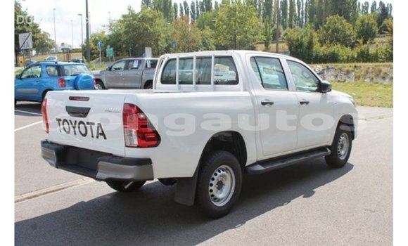 Buy Import Toyota Hilux White Car in Import - Dubai in Enga Buy Import Toyota Hilux White Car in Import - Dubai in Enga
