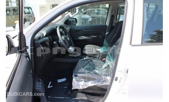 Buy Import Toyota Hilux White Car in Import - Dubai in Enga Buy Import Toyota Hilux White Car in Import - Dubai in Enga