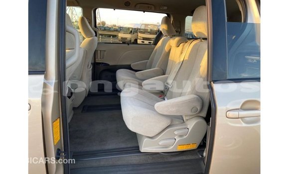 Buy Import Toyota Sienna Other Car in Import - Dubai in Enga Buy Import Toyota Sienna Other Car in Import - Dubai in Enga