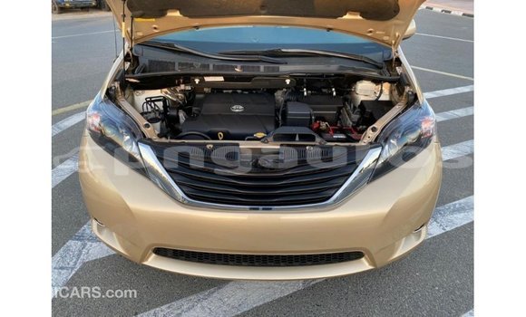 Buy Import Toyota Sienna Other Car in Import - Dubai in Enga Buy Import Toyota Sienna Other Car in Import - Dubai in Enga