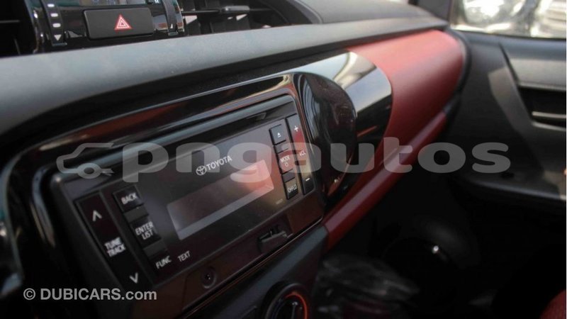 Big with watermark toyota hilux enga import dubai 5124