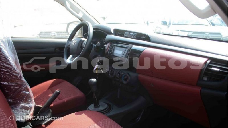 Big with watermark toyota hilux enga import dubai 5124