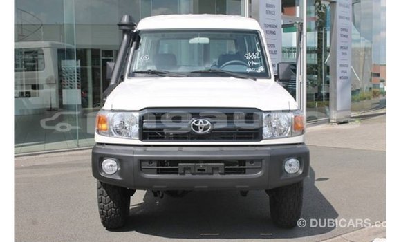 Buy Import Toyota Land Cruiser White Car in Import - Dubai in Enga Buy Import Toyota Land Cruiser White Car in Import - Dubai in Enga