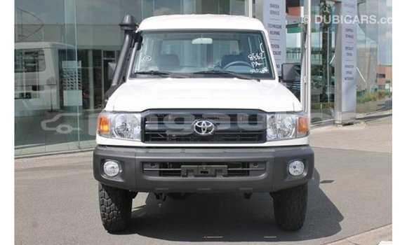 Buy Import Toyota Land Cruiser White Car in Import - Dubai in Enga Buy Import Toyota Land Cruiser White Car in Import - Dubai in Enga