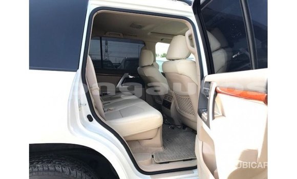 Buy Import Toyota Land Cruiser White Car in Import - Dubai in Enga Buy Import Toyota Land Cruiser White Car in Import - Dubai in Enga