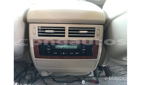 Buy Import Toyota Land Cruiser White Car in Import - Dubai in Enga Buy Import Toyota Land Cruiser White Car in Import - Dubai in Enga