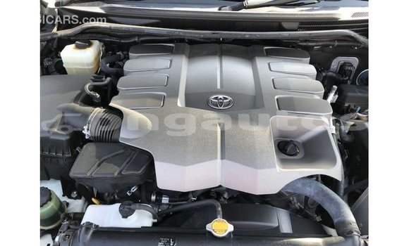 Buy Import Toyota Land Cruiser White Car in Import - Dubai in Enga Buy Import Toyota Land Cruiser White Car in Import - Dubai in Enga