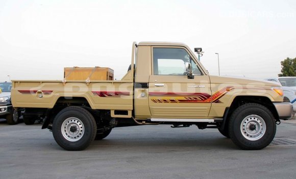 Buy Import Toyota Land Cruiser Beige Car in Import - Dubai in Enga Buy Import Toyota Land Cruiser Beige Car in Import - Dubai in Enga