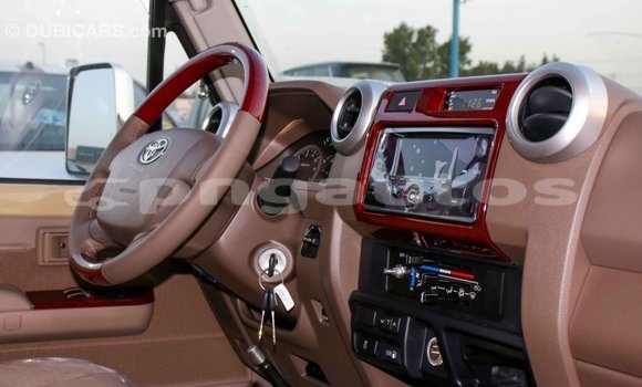 Buy Import Toyota Land Cruiser Beige Car in Import - Dubai in Enga Buy Import Toyota Land Cruiser Beige Car in Import - Dubai in Enga