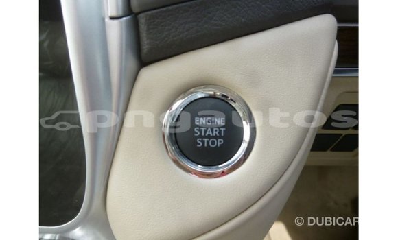 Buy Import Toyota Land Cruiser White Car in Import - Dubai in Enga Buy Import Toyota Land Cruiser White Car in Import - Dubai in Enga