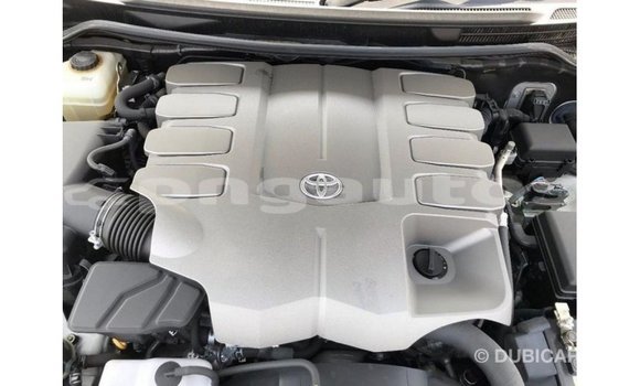 Buy Import Toyota Land Cruiser White Car in Import - Dubai in Enga Buy Import Toyota Land Cruiser White Car in Import - Dubai in Enga