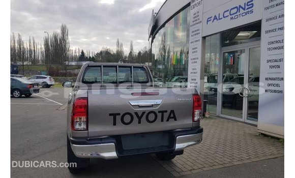 Buy Import Toyota Hilux Brown Car in Import - Dubai in Enga Buy Import Toyota Hilux Brown Car in Import - Dubai in Enga