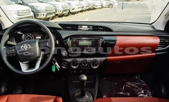 Buy Import Toyota Hilux White Car in Import - Dubai in Enga Buy Import Toyota Hilux White Car in Import - Dubai in Enga