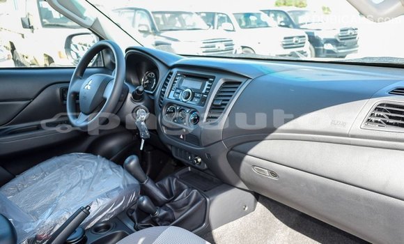 Buy Import Mitsubishi L200 White Car in Import - Dubai in Enga Buy Import Mitsubishi L200 White Car in Import - Dubai in Enga