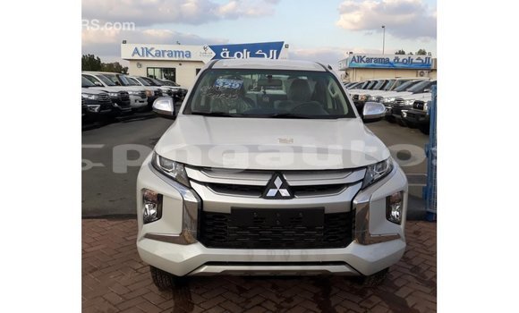 Buy Import Mitsubishi L200 White Car in Import - Dubai in Enga Buy Import Mitsubishi L200 White Car in Import - Dubai in Enga